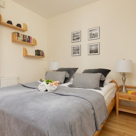 Osiedle Intenso Warszawa Wola By Noclegi Renters エクステリア 写真